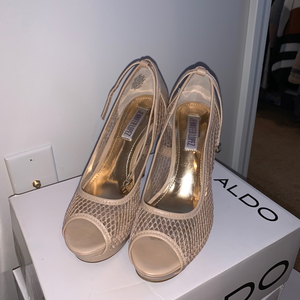 Jennifer Lopez high heels